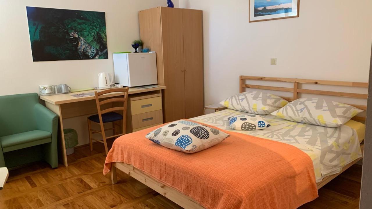 Studio Apartment And Rooms Adria Vodice Eksteriør bilde