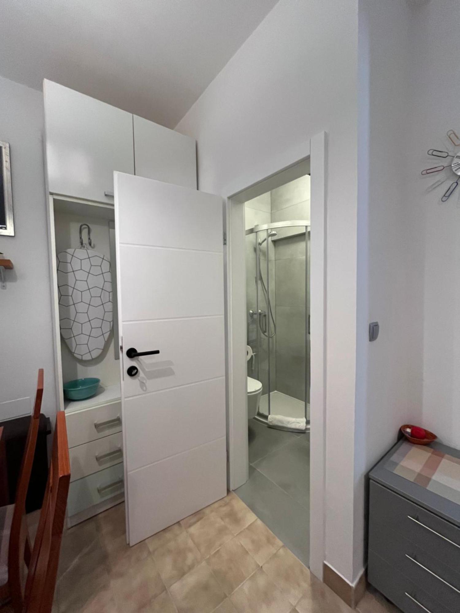 Studio Apartment And Rooms Adria Vodice Eksteriør bilde