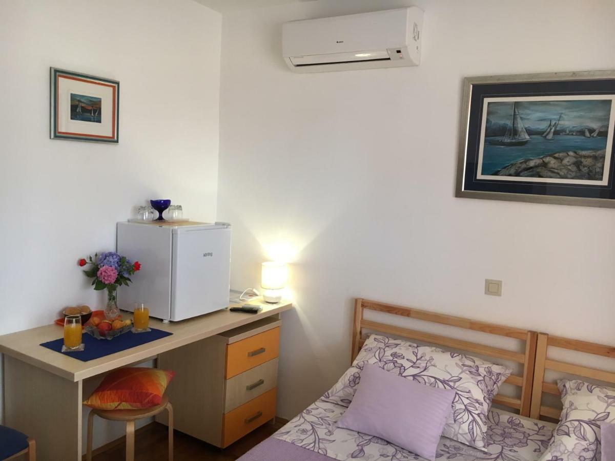 Studio Apartment And Rooms Adria Vodice Eksteriør bilde