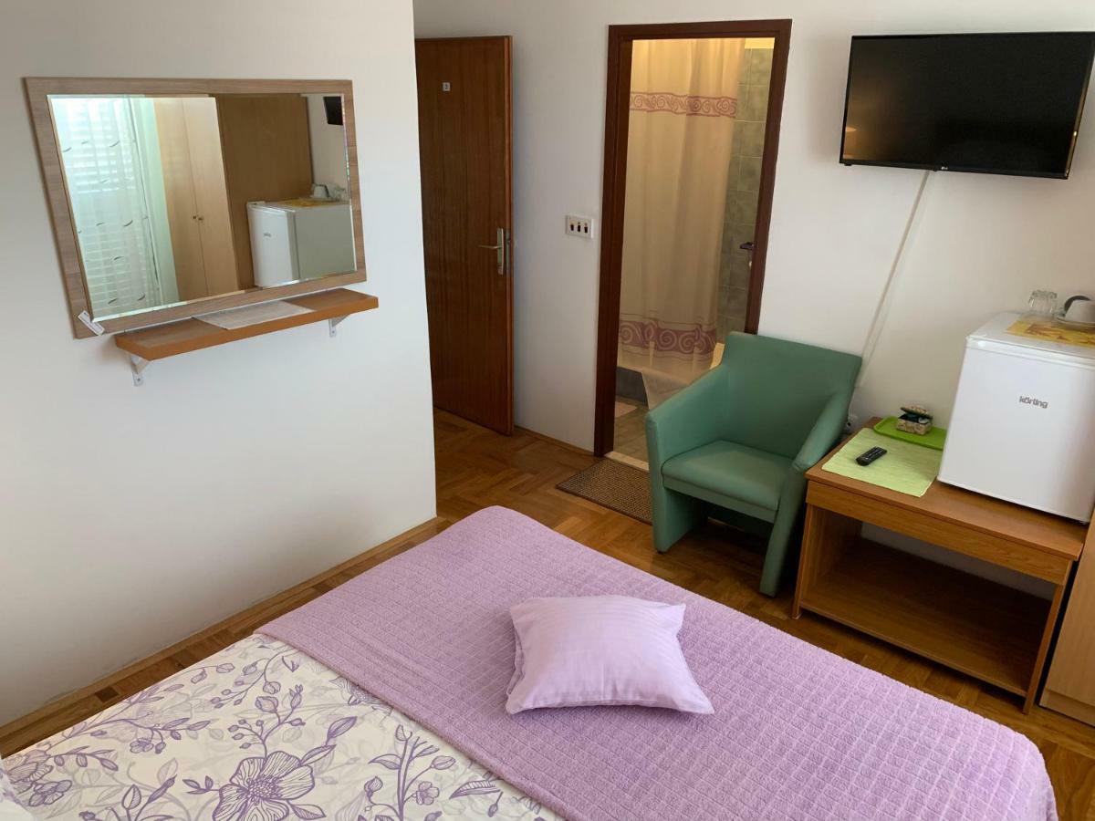 Studio Apartment And Rooms Adria Vodice Eksteriør bilde